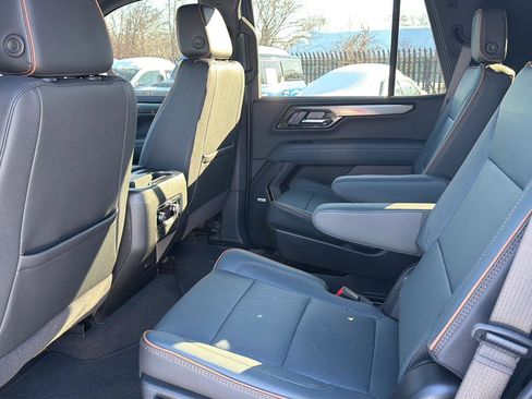 Used 2025 GMC Yukon AT4 image 7
