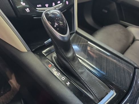 Used 2014 Cadillac XTS Platinum image 30