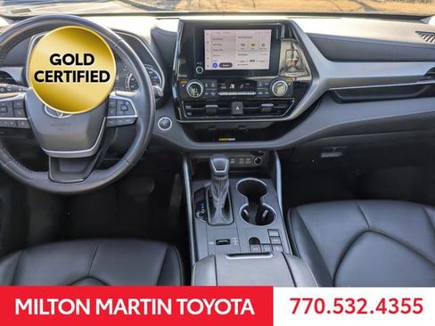 Certified 2024 Toyota Highlander XLE image 17