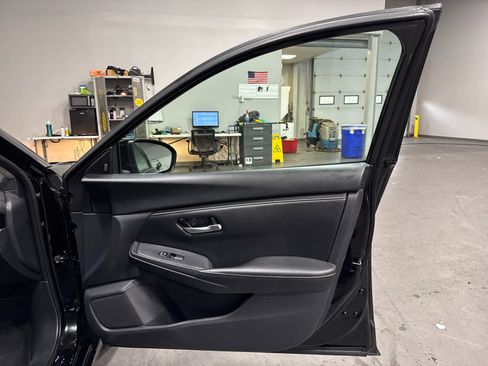 Used 2024 Nissan Sentra SV image 28