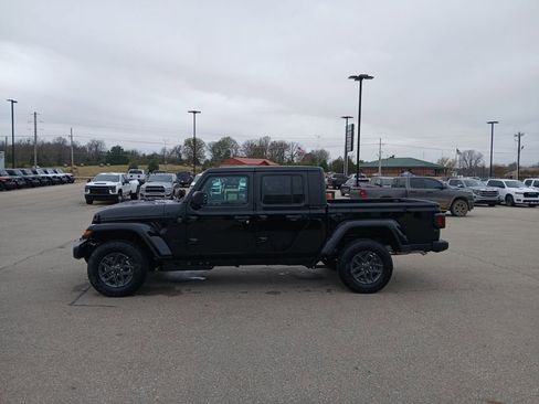 New 2026 Jeep Gladiator Sport image 4