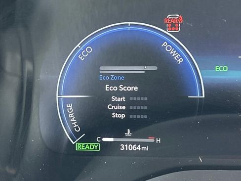 Used 2025 Toyota Sienna XSE AWD/4WD image 35
