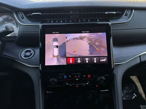 New 2025 Jeep Grand Cherokee L Limited w/ Luxury Tech Group II image 19