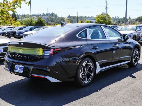 New 2025 Hyundai Sonata SEL image 9