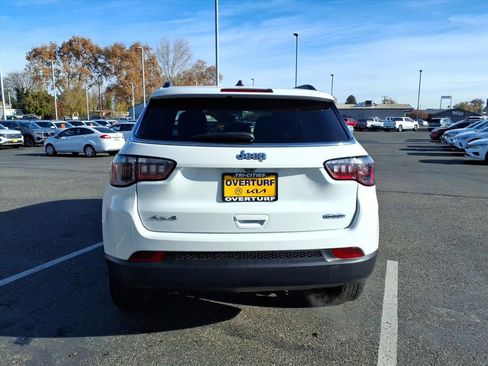 Used 2024 Jeep Compass Latitude image 7