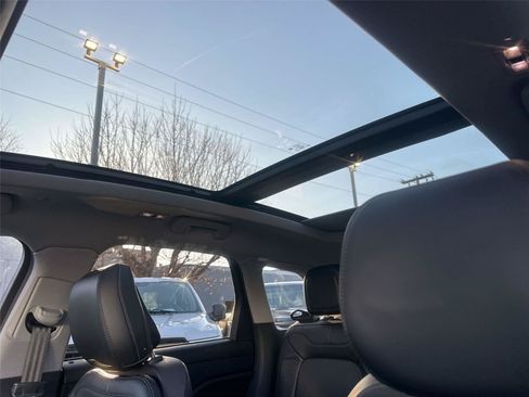 Used 2020 Lincoln Corsair Reserve w/ Equipment Group 202A AWD/4WD image 38