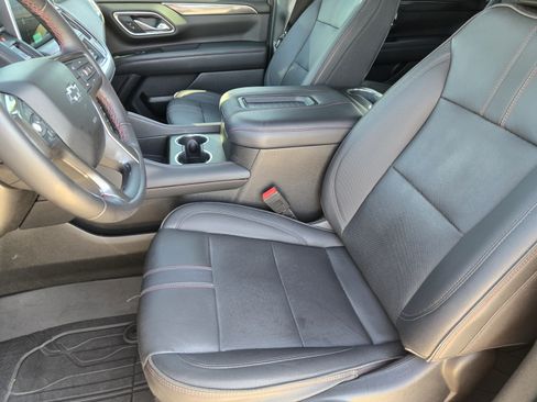 Used 2022 Chevrolet Tahoe RST w/ Luxury Package RWD image 9