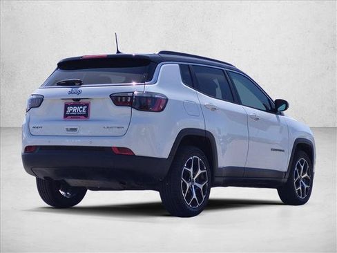 Used 2025 Jeep Compass Limited AWD/4WD image 5