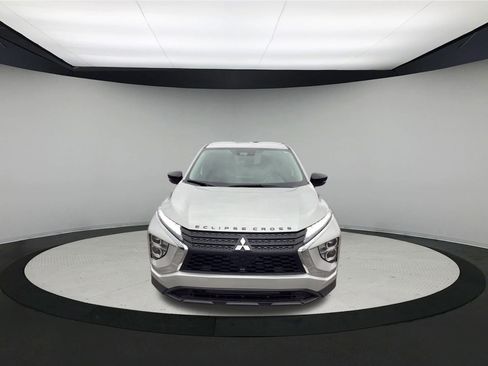 Used 2024 Mitsubishi Eclipse Cross LE image 3