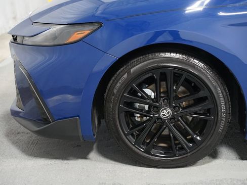 Certified 2025 Toyota Camry SE image 5