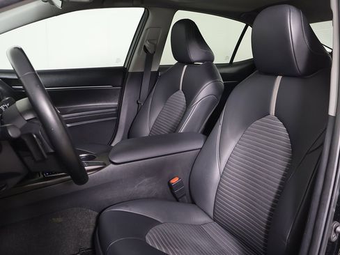 Used 2024 Toyota Camry SE image 24