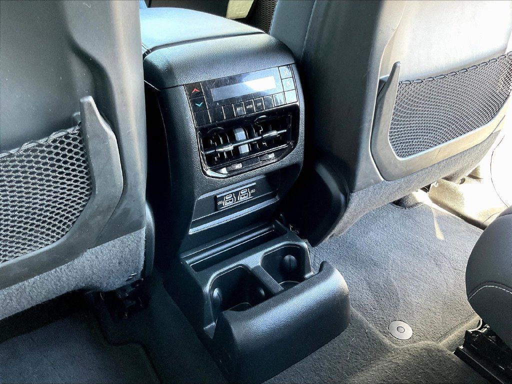 Used 2023 Jeep Grand Cherokee L Laredo AWD/4WD image 12