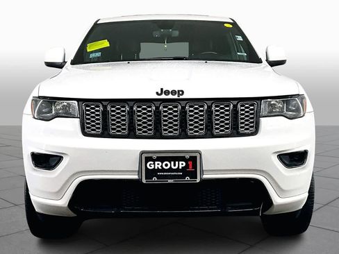 Used 2020 Jeep Grand Cherokee Altitude image 4