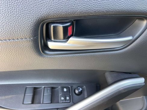 Used 2025 Toyota Corolla Cross AWD Hybrid w/ Convenience Package image 15