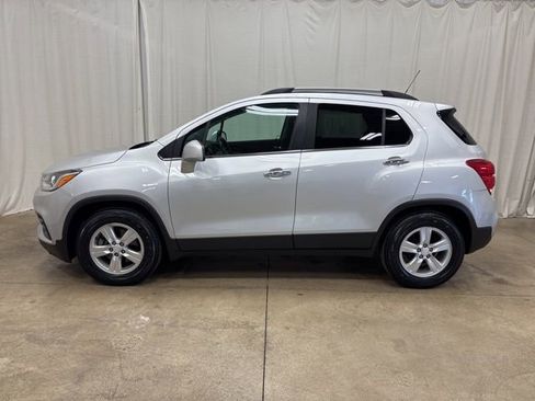 Used 2019 Chevrolet Trax LT w/ LT Convenience Package image 7