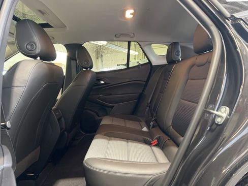 New 2026 Chevrolet Trax LT w/ Sunroof Package image 24