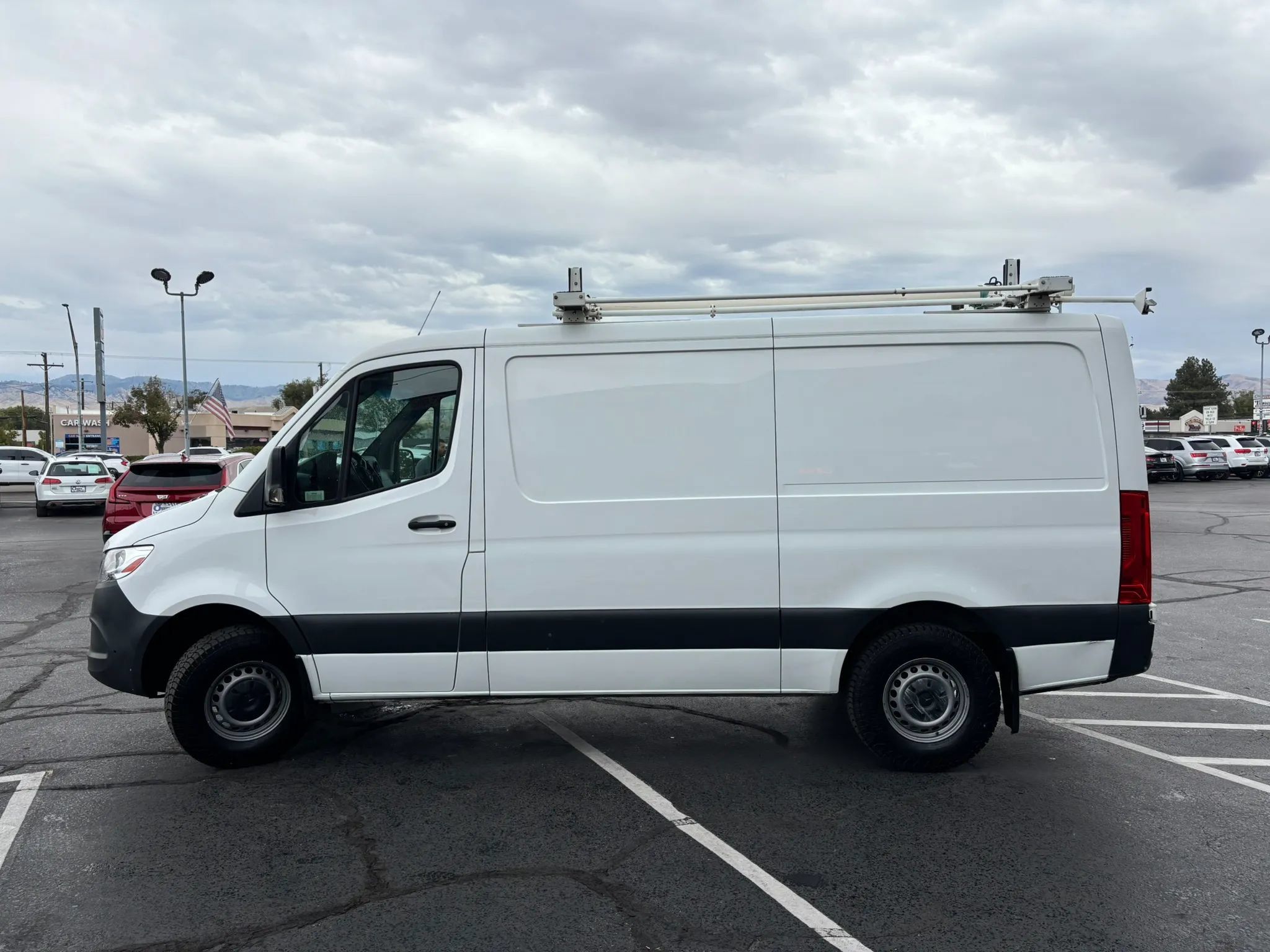 Used 2020 Mercedes-Benz Sprinter 1500 image 6