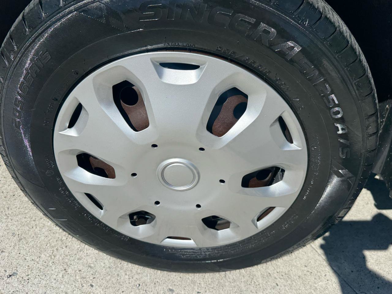 Used 2010 Ford Transit Connect XLT FWD image 24