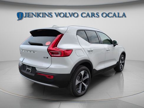 New 2025 Volvo XC40 B5 Core w/ Protection Package Premier image 7