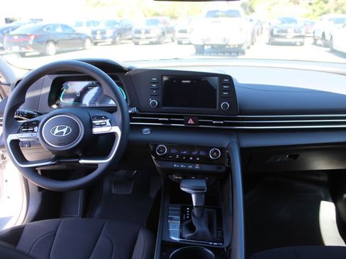 New 2026 Hyundai Elantra Hybrid FWD image 16