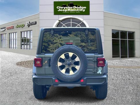 Used 2022 Jeep Wrangler Unlimited Sahara w/ Safety Group AWD/4WD image 7