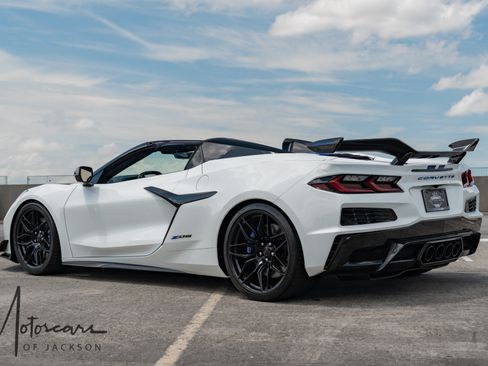 Used 2024 Chevrolet Corvette Z06 RWD image 5