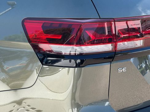 New 2025 Volkswagen Atlas Peak Edition SE image 27