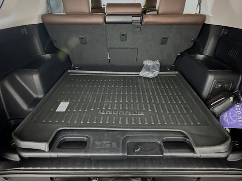 Used 2023 Toyota 4Runner Limited RWD image 31