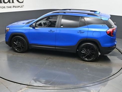 Used 2024 GMC Terrain SLE w/ Driver Convenience Package image 36