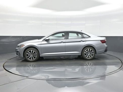 New 2026 Volkswagen Jetta SE FWD image 4