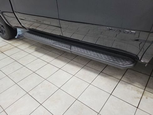 Used 2025 RAM 1500 Laramie w/ Night Edition image 28