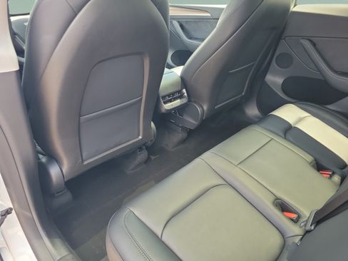 Used 2024 Tesla Model Y Long Range RWD image 22