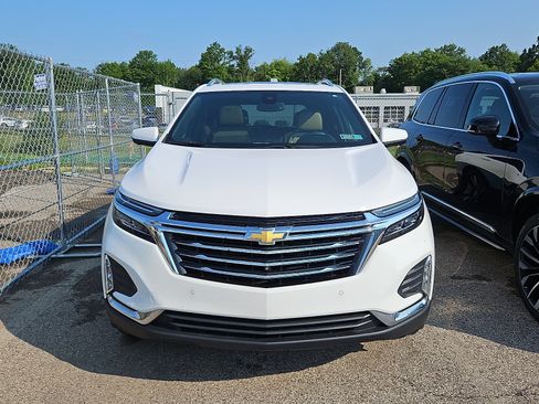 Used 2023 Chevrolet Equinox Premier AWD/4WD image 2