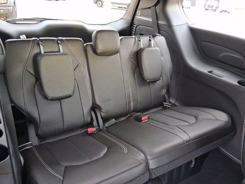 New 2026 Chrysler Pacifica Select image 21