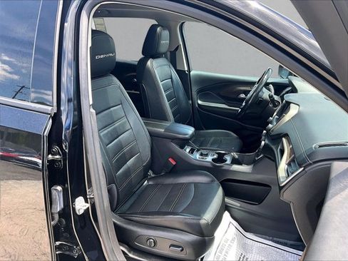 Used 2022 GMC Terrain Denali w/ Denali Premium Package AWD/4WD image 9