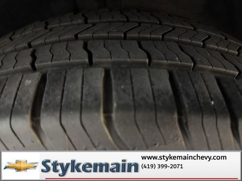 Used 2020 Buick Enclave Essence w/ Sound and Sites Package FWD image 11