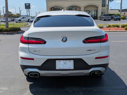 Used 2024 BMW X4 xDrive30i w/ Parking Assistance Package AWD/4WD image 5