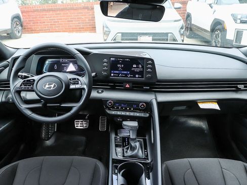 New 2026 Hyundai Elantra SEL Sport FWD image 14