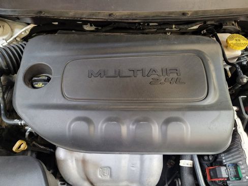 Used 2020 Jeep Cherokee Latitude Plus FWD image 30