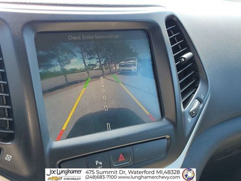 Used 2017 Jeep Cherokee Latitude w/ Safety/Convenience Group FWD image 16