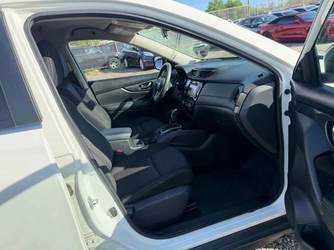 Used 2019 Nissan Rogue SV FWD image 27