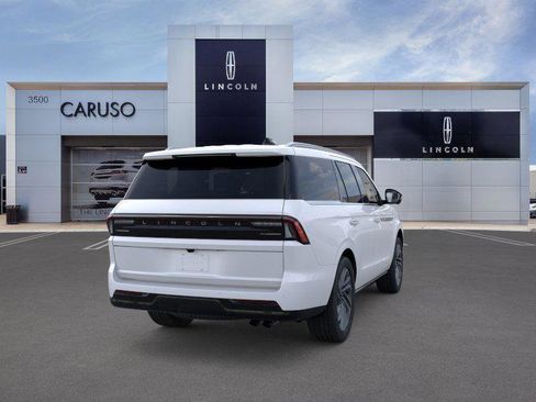 New 2025 Lincoln Navigator Reserve image 8