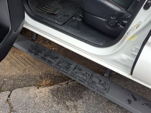 Used 2019 Toyota Tacoma TRD Off-Road image 18