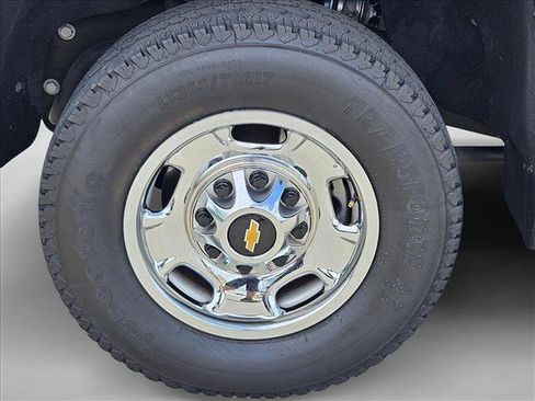 Used 2025 Chevrolet Silverado 2500 W/T w/ WT/CX Safety Package AWD/4WD image 19