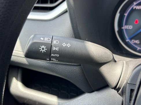 Used 2025 Toyota RAV4 XLE AWD/4WD image 16