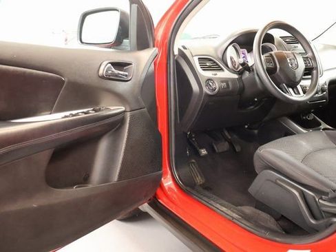 Used 2013 Dodge Journey SXT w/ Flexible Seating Group image 8