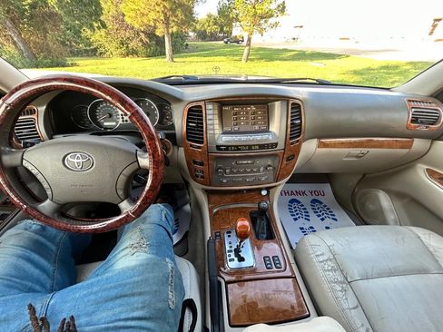 Used 2003 Toyota Land Cruiser image 19