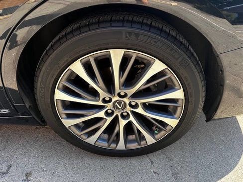 Used 2021 Lexus ES 300h w/ Premium Package image 5