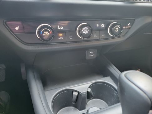 Used 2025 Honda HR-V Sport image 18