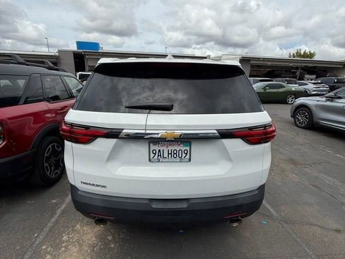 Used 2022 Chevrolet Traverse LS FWD image 5